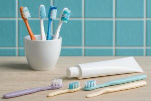 Качественные зубные пасты: состав, свойства и критерии выбора для эффективной гигиены полости рта