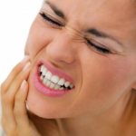 Стискивание зубов во время ночного сна
